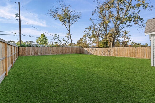 Building Photo - 8211 James Franklin St