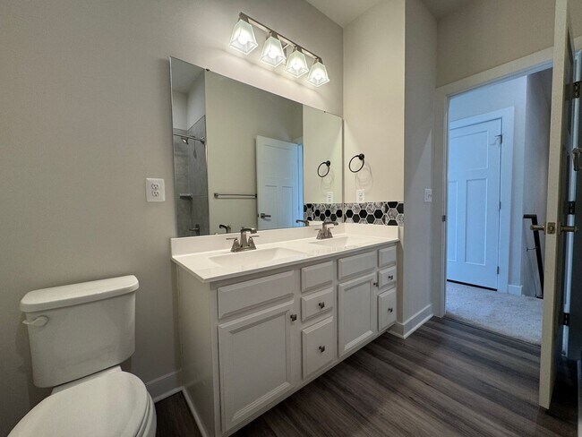 Building Photo - Modern 3 Bed 2.5 Bath Townhome In Beautiful Arcola Town Center