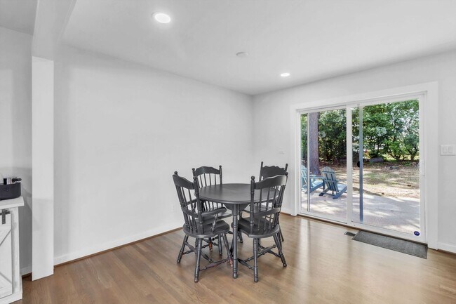 Building Photo - Updated 3 Bedroom, 2 Bath Home – Minutes from Fort Bragg!