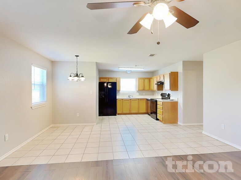 Building Photo - 214 Dean Ct