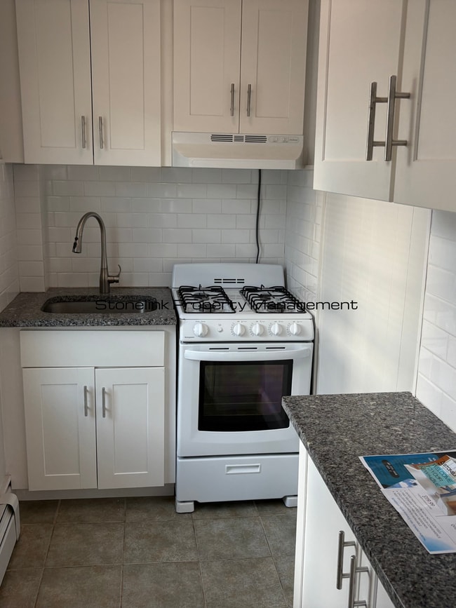 Building Photo - 37 Congregational St