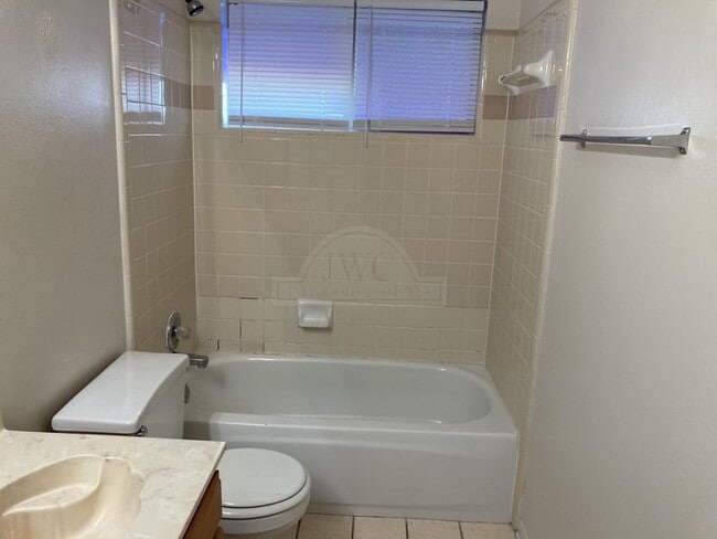 Building Photo - 2911 Bluebonnet Dr
