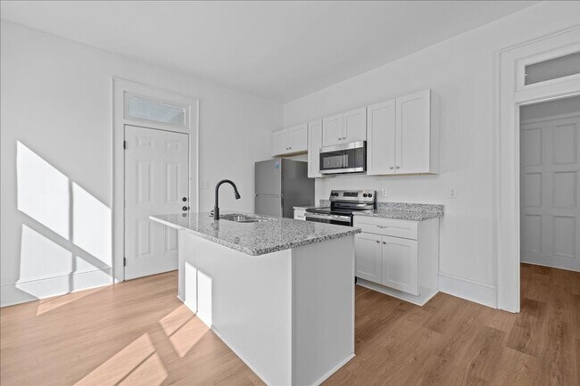 Building Photo - 258 Maryland Ave