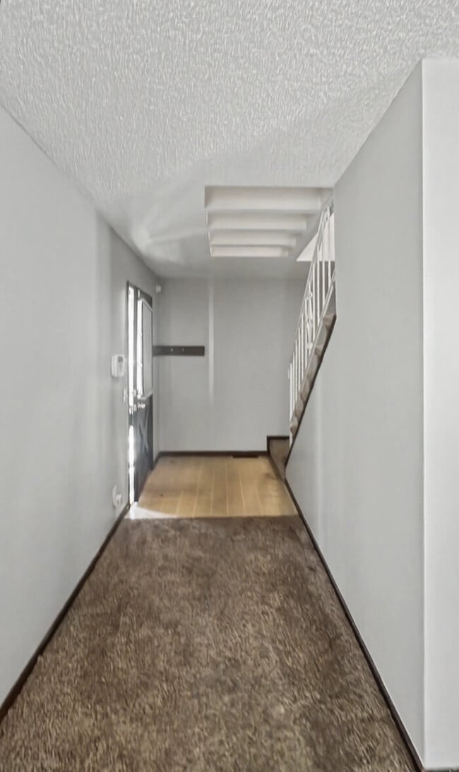 Building Photo - 2356 S Crysler Ave