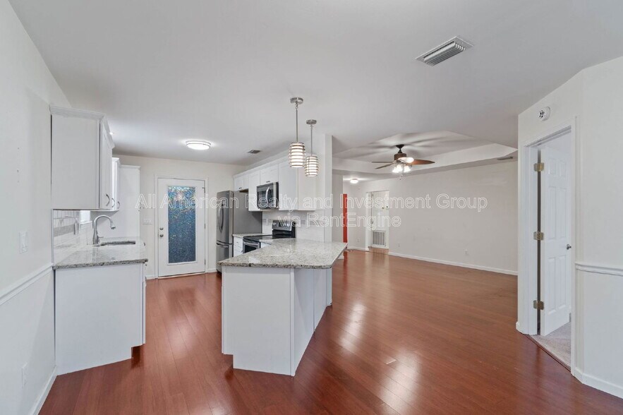 Building Photo - 911 Lauderhill Ln