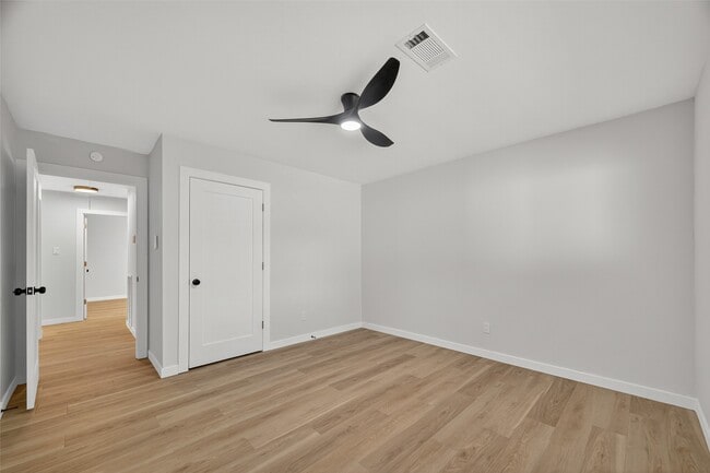 Building Photo - 11742 N Little John Cir