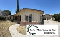 Building Photo - 3 Bedroom / 2 Bathroom Pool Home In Hemet