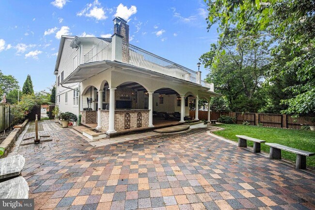 Building Photo - 9715 Singleton Dr