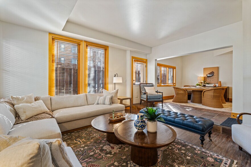 Building Photo - 1488 Park Ave