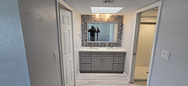 Building Photo - 4938 N 74th St