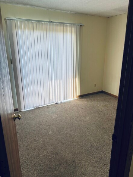 Building Photo - 102 McMillen Ave