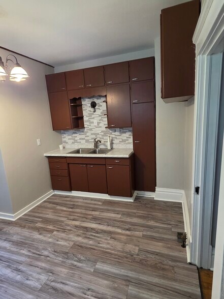 Primary Photo - 967 St Anthony Ave