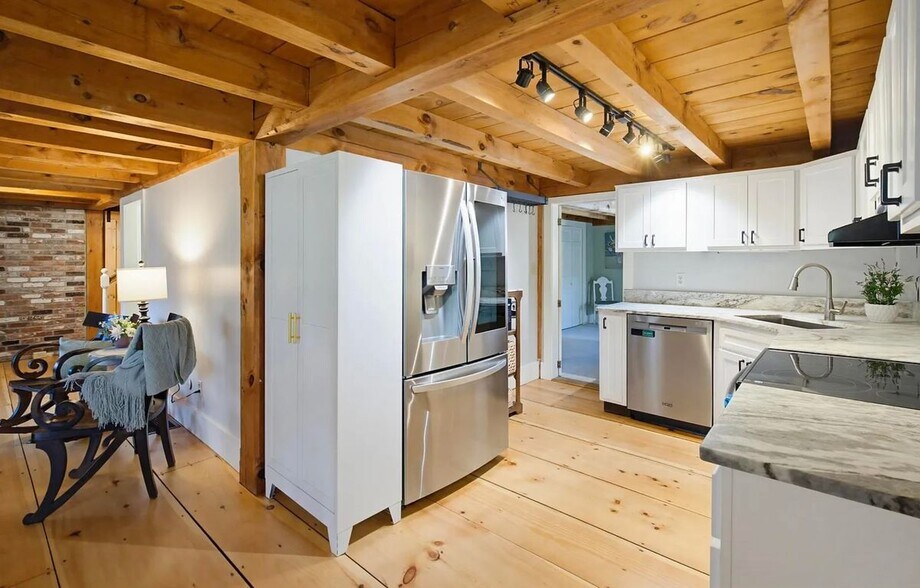 Building Photo - 6-B Fifield