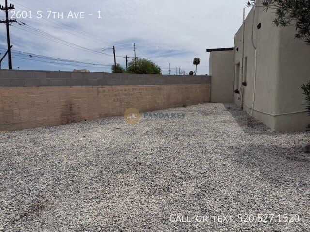 Building Photo - 2601 S 7th Ave