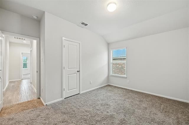 Building Photo - 516 Foxhunter St