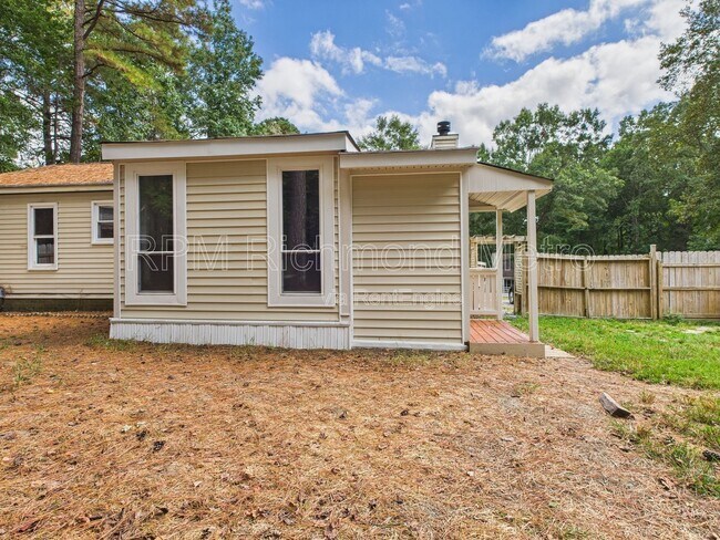 Building Photo - 11220 Sunfield Dr