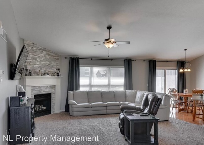 Building Photo - 5 br, 3 bath House - 19617 Poppleton Ave