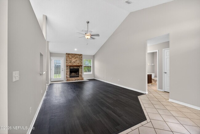 Building Photo - 3550 Sheldrake Dr