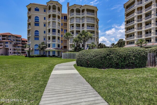 Building Photo - 426 Beachside Pl