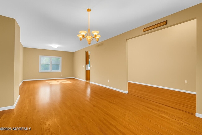 Building Photo - 220 Whalepond Rd