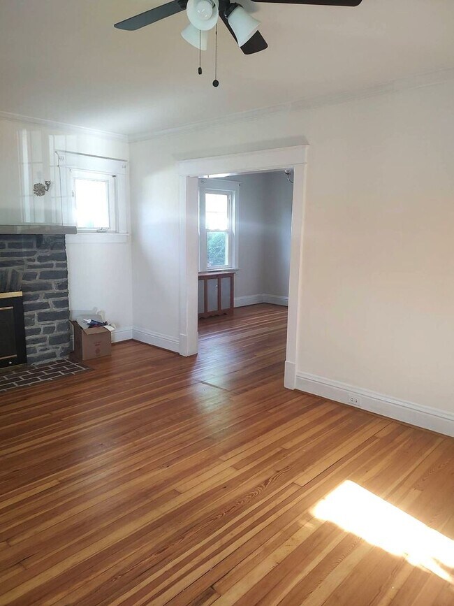 Building Photo - Incredible 3-Bedroom Detached Home in Bryn...