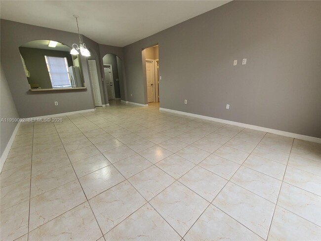 Building Photo - 741 SE 2nd St