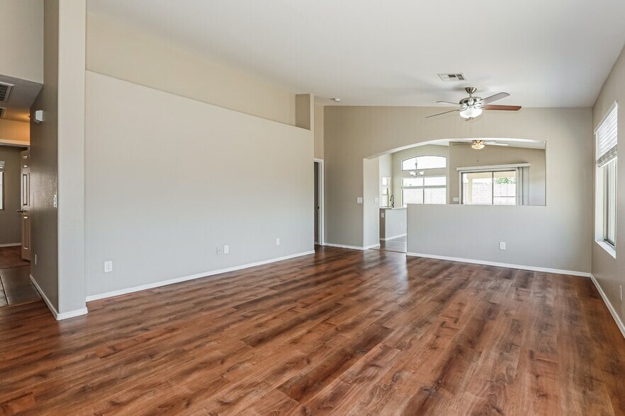 Building Photo - 2049 W Gold Mine Way