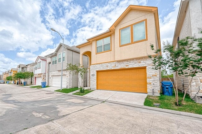 Building Photo - 12608 Ashford Shadow