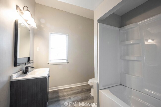 Building Photo - "Spacious 4-Bedroom Home on Orange Street with 2 Full Baths and 2260 Sq. Ft. in Indianapolis!"