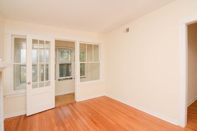 Building Photo - 2657 N St Louis Ave