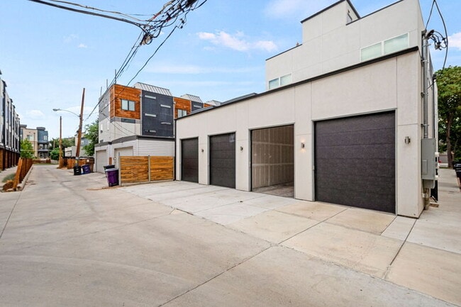 Building Photo - 1573 N King St