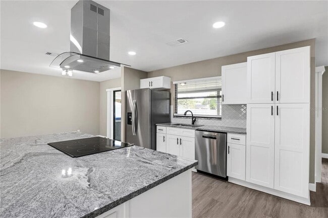 Building Photo - 5522 Fulmar Dr