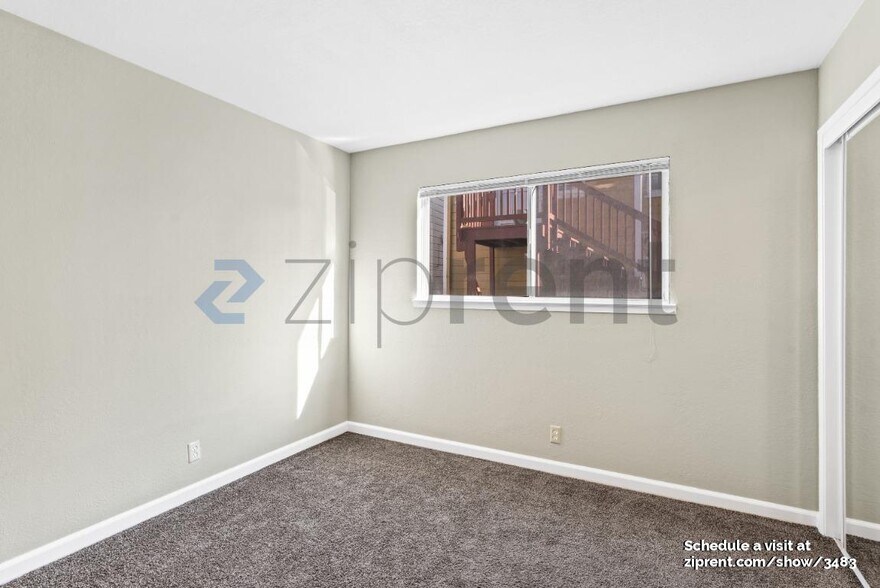 Building Photo - 1379 Harmon St