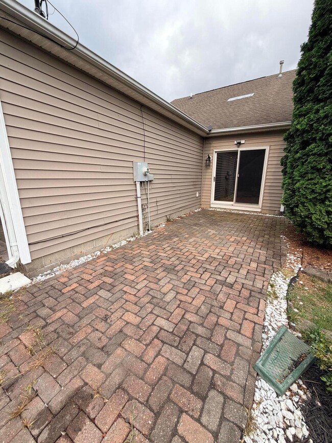 Building Photo - 9327 Polaris Green Dr