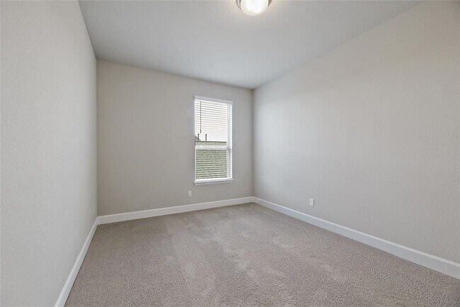 Building Photo - 104 Chinaberry Bnd