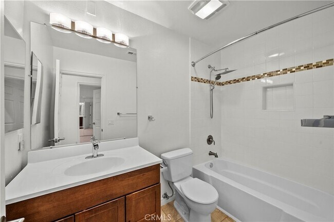 Building Photo - 1631 Charterwood Ct