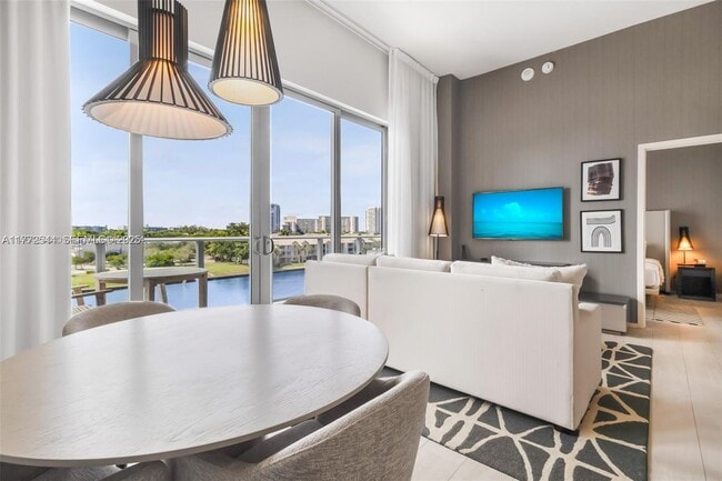 Building Photo - 4010 S Ocean Dr