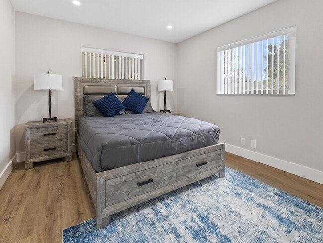 Building Photo - 1322 Riverside Cir