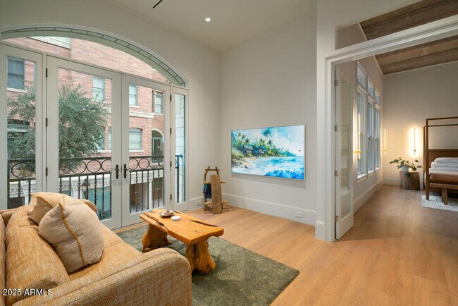 Building Photo - 50 W Palm Ln