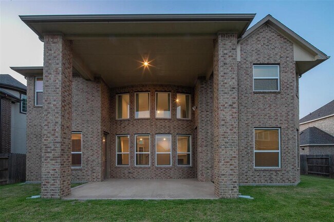 Building Photo - 4715 Hollow Tree Dr