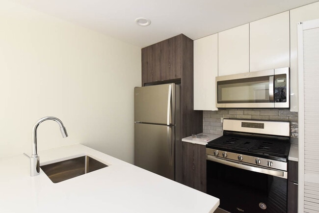 Building Photo - 954 W Grace St