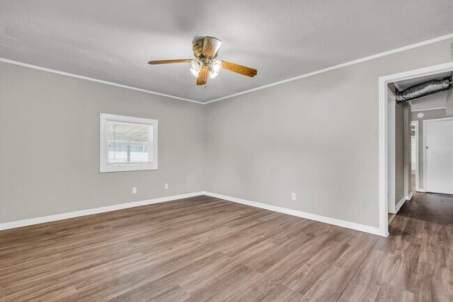 Building Photo - 1005 Blanchard Dr