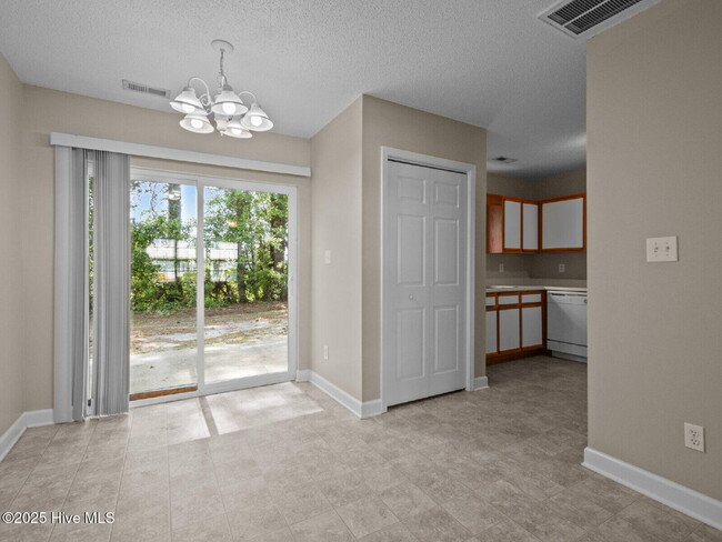 Building Photo - 51 Pirates Cove Dr