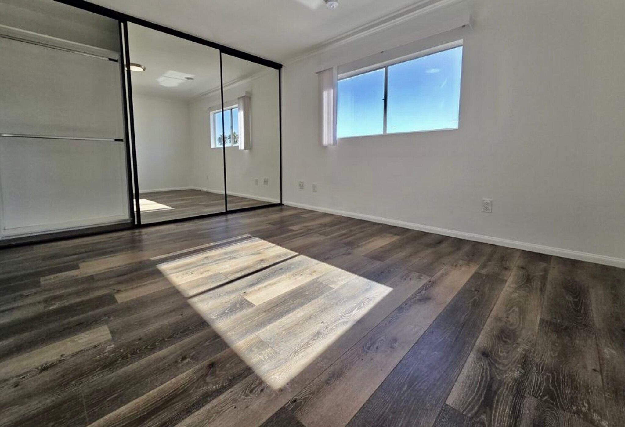Building Photo - 4225 Inglewood Blvd
