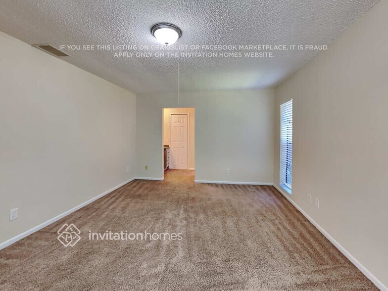 Building Photo - 8475 NW 2nd Manor