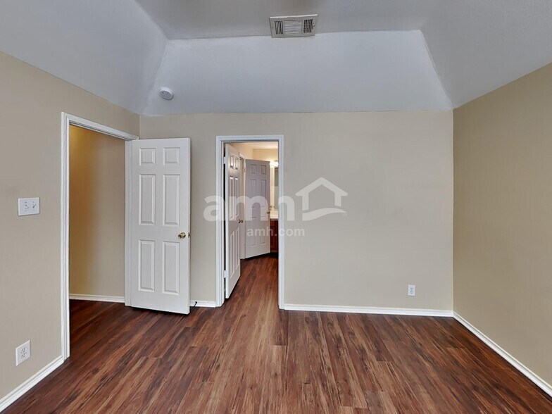 Building Photo - 2339 Windmill Way
