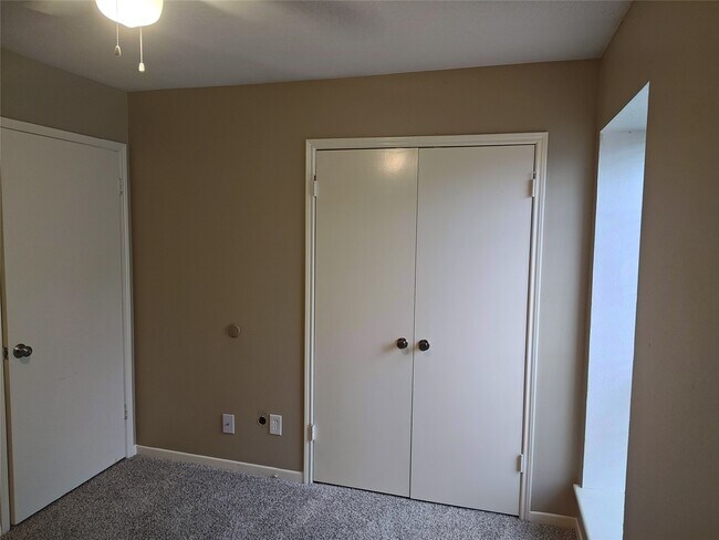 Building Photo - 11514 Meadow Ln