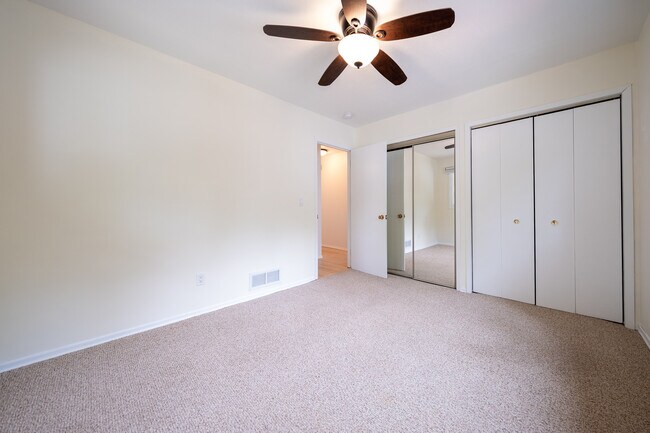 Building Photo - 8564 Lincoln St