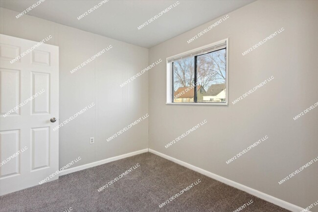 Building Photo - Charming 3-bedroom home on Lauren Ave. in ...