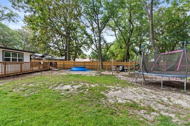 Building Photo - 2442 Duncan Dr